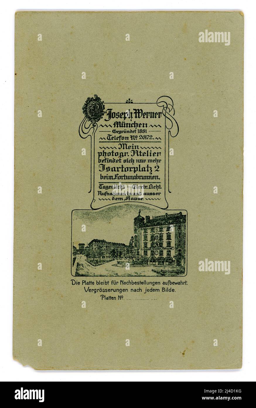Reverse of original WW1 era cabinet card from the photographic studio of Joseph Werner, at Isartorplatz Munchen (Munich) Bavaria, Germany. An elaborate illustration, engraving of the photographic premises is printed with the location. Circa 1914 Stock Photo