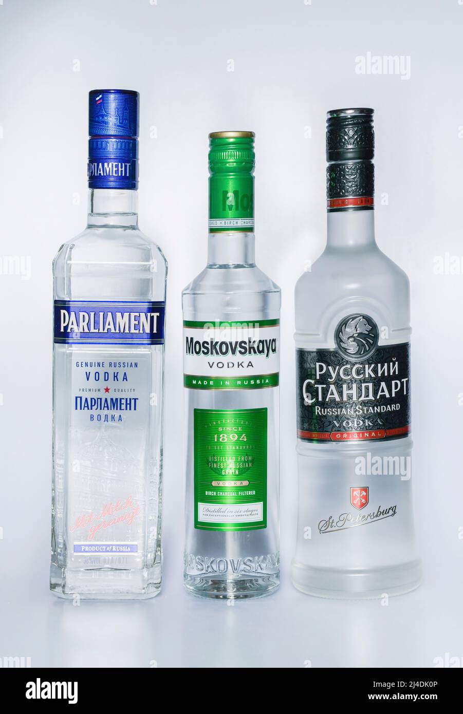 Parliament, Russkij Standart, Moskovskaya, 3 Flaschen echt russischer Wodka Stock Photo