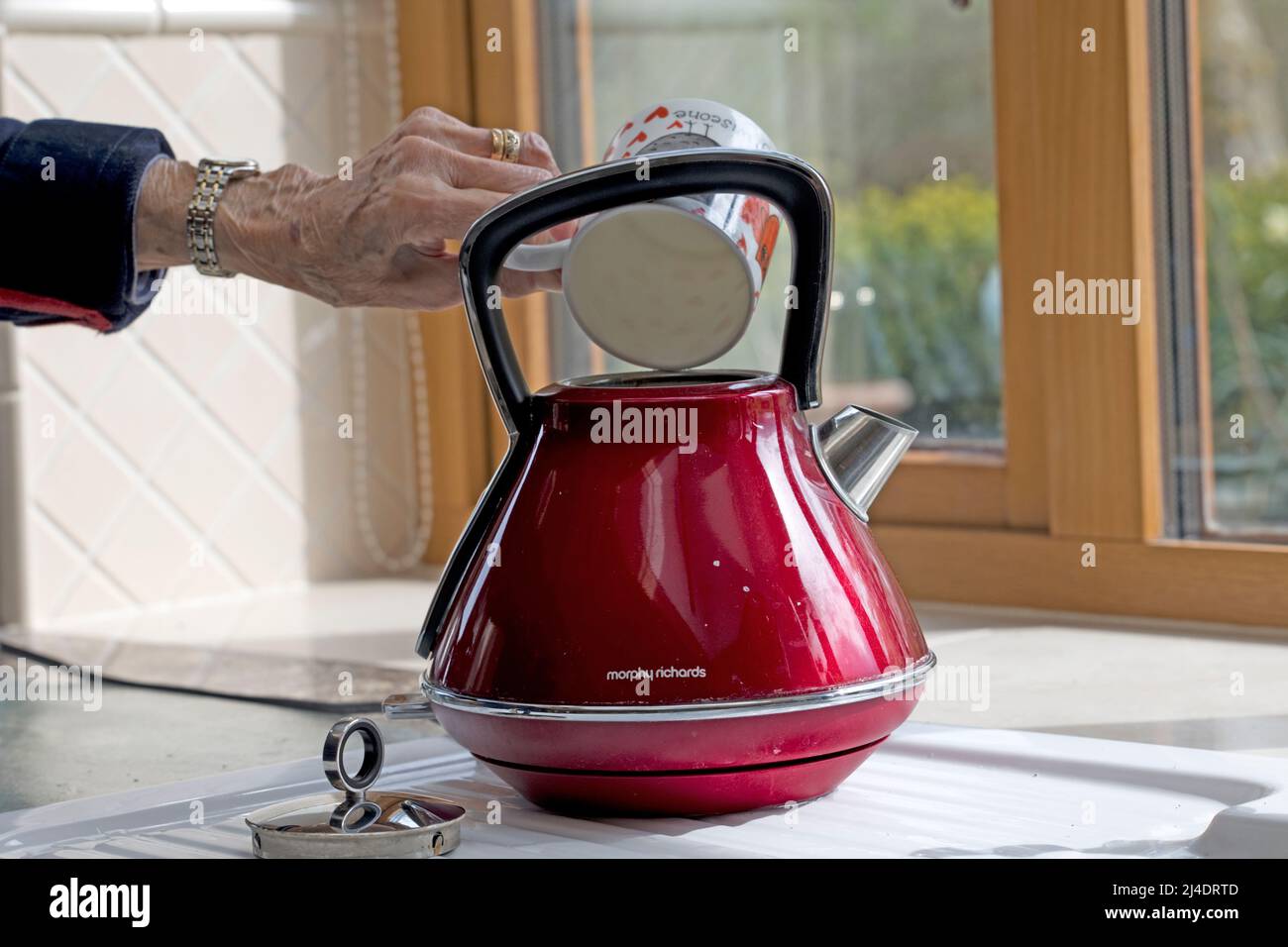 Dont overfill kettle hires stock photography and images Alamy