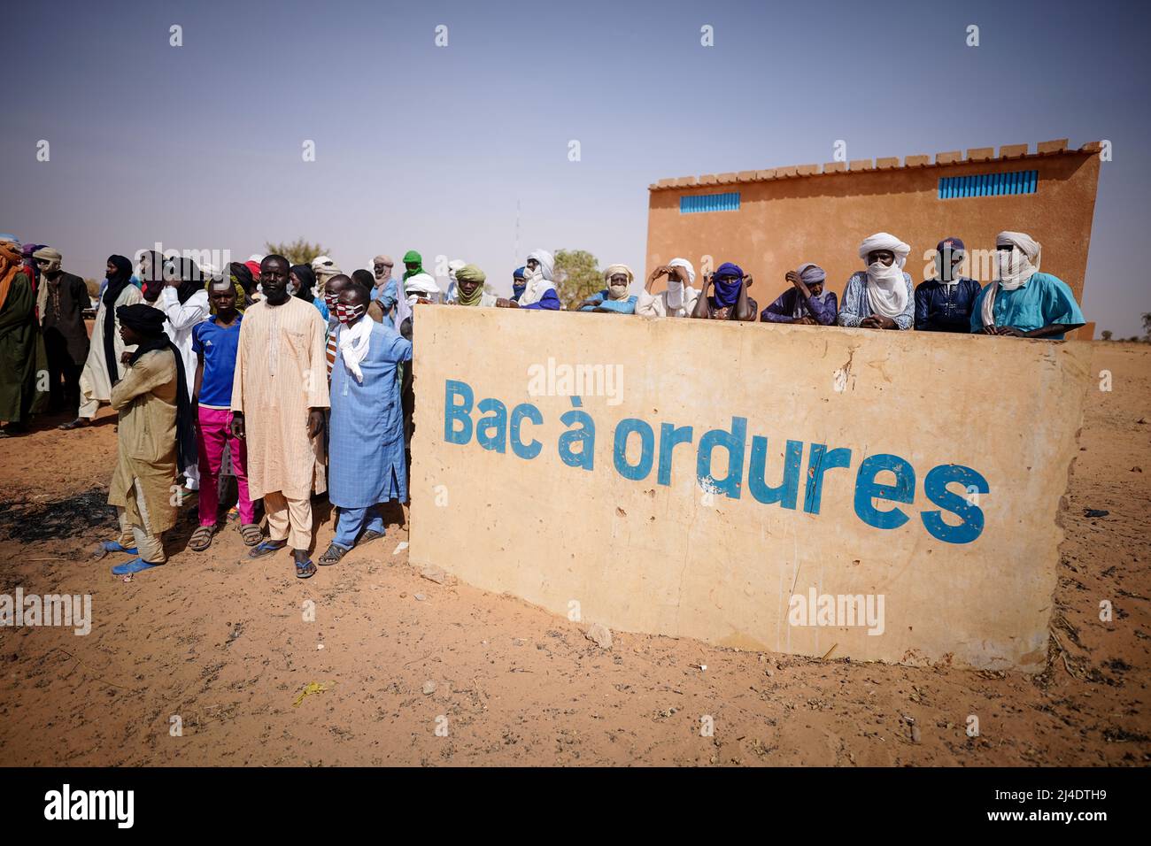 Bac a ordures hi-res stock photography and images - Alamy