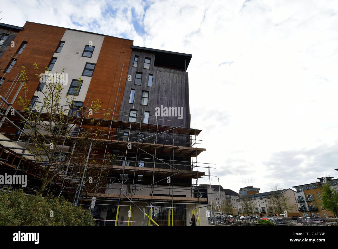 Portishead, UK. 14th Apr, 2022. On a warm afternoon in Portishead