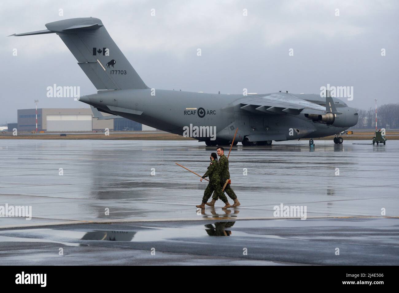 Canadian forces base trenton hi-res stock photography and images - Page 5 -  Alamy