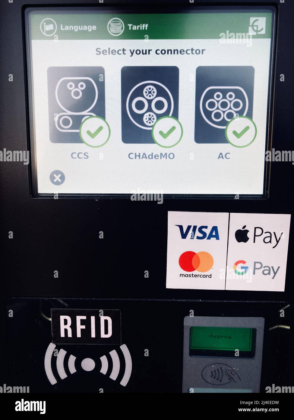Touchscreen payment at electric car chargepoint. CCS CHadMO and AC EV  charger selection options on screen Stock Photo - Alamy