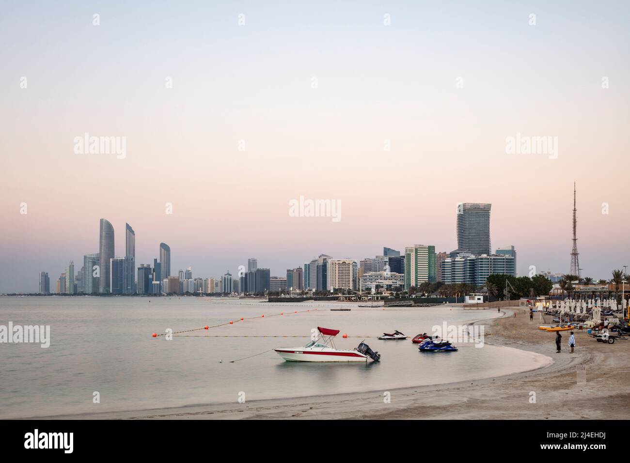 ABU DHABI, UNITED ARAB EMIRATES - October 27, 2021: The Radisson Blu Hotel and Resort beach and the corniche in Abu Dhabi. Stock Photo
