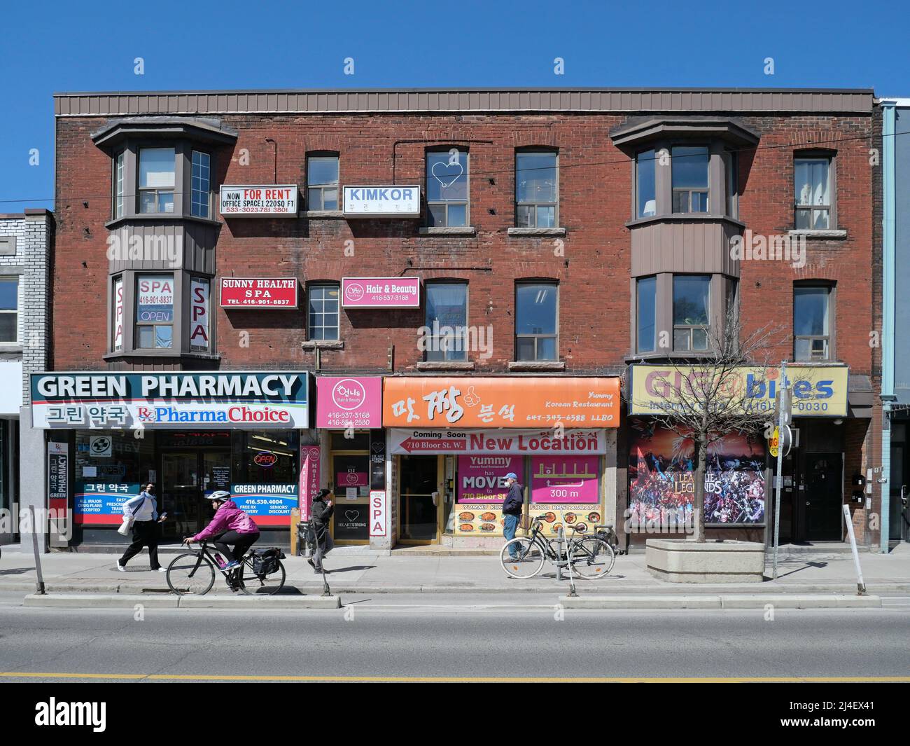 The Storefront Of An Urban Outfitters Store On The Bloor St In Downtown  Toronto Stock Photo - Download Image Now - iStock