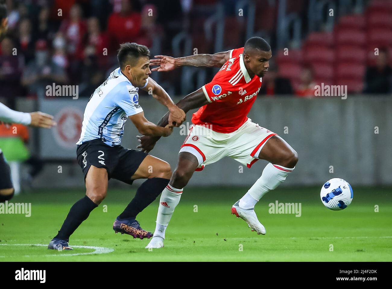 Espero voltar à Seleção, afirma Wesley Moraes em sua apresentação como  jogador do Inter