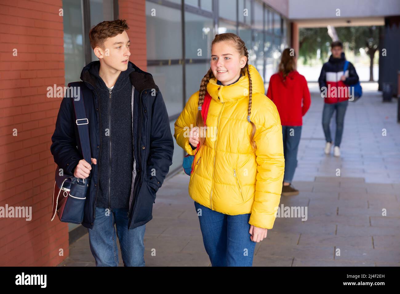 Attractive teenage students hi-res stock photography and images - Alamy