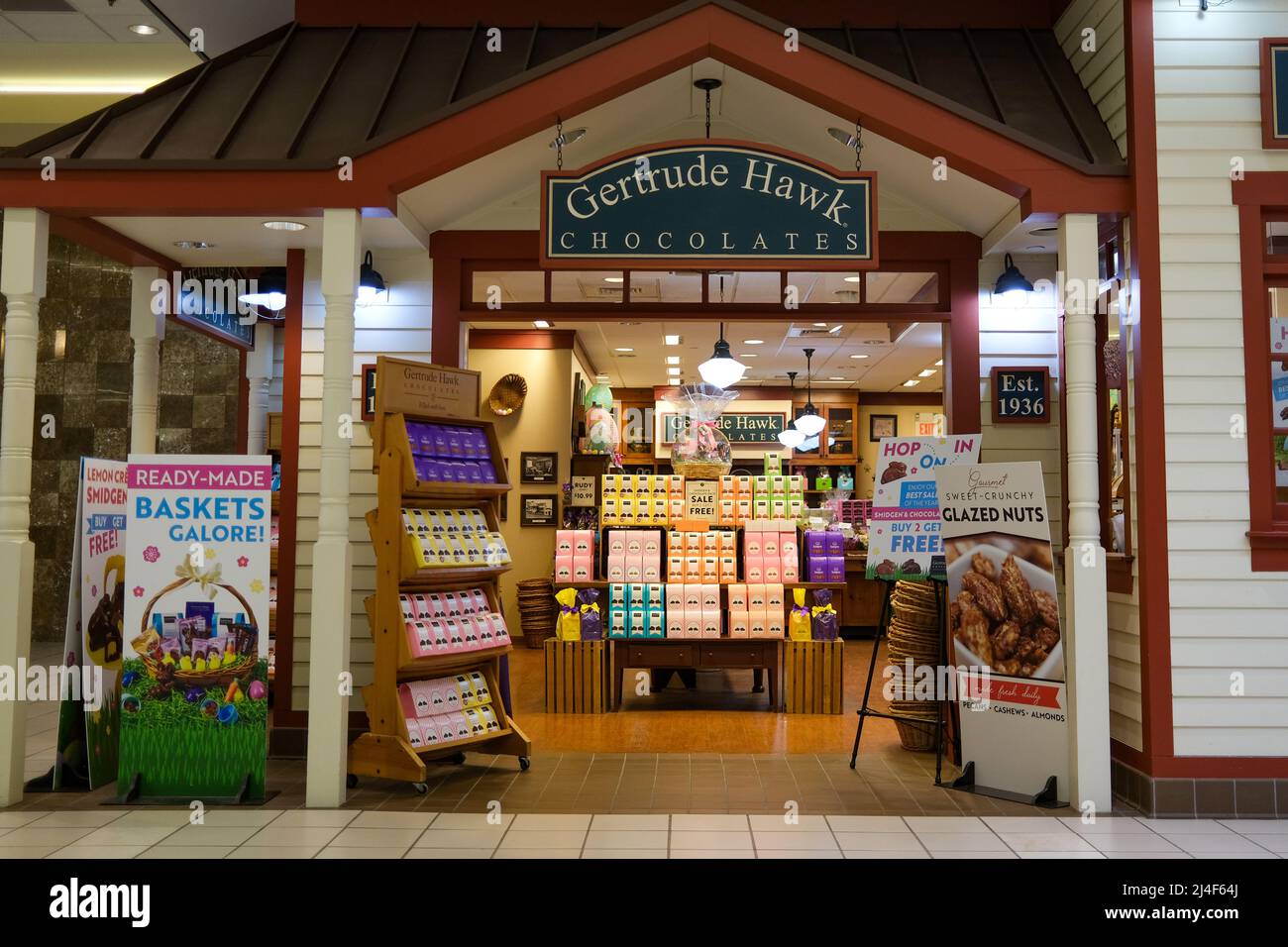 Selinsgrove, United States. 14th Apr, 2022. Easter candy is displayed at the Gertrude Hawk candy store in the Susquehanna Valley Mall near Selinsgrove, Pennsylvania, on April 14, 2022. (Photo by Paul Weaver/Sipa USA) Credit: Sipa USA/Alamy Live News Stock Photo