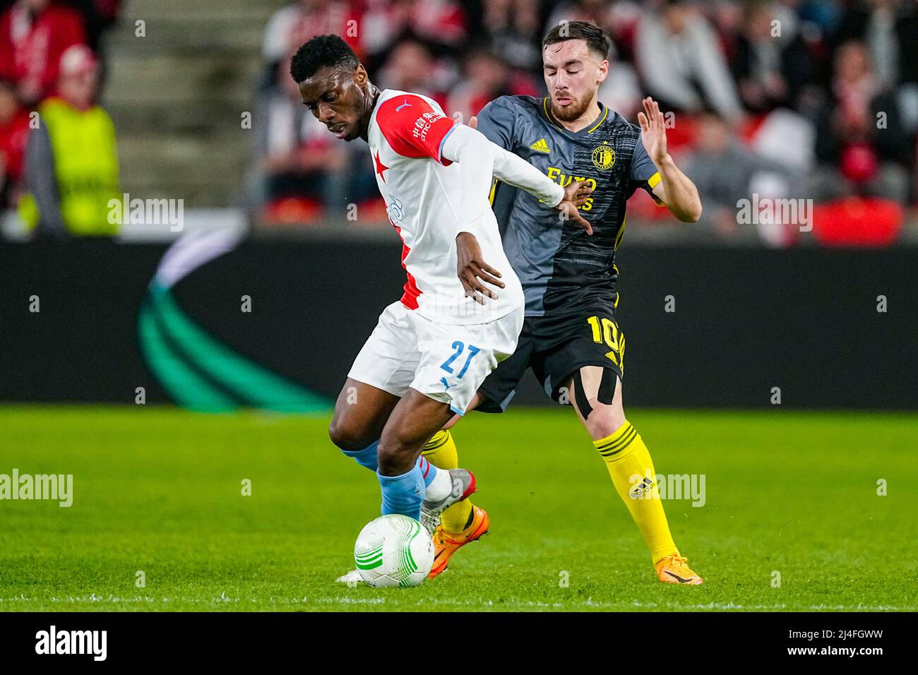 Prague, Czech Republic. 02nd Nov, 2017. Soccer Team of SK Slavia Praha pose  for photographer prior to the UEFA European Soccer League group A 4th round  match between Villarreal and Slavia Prague