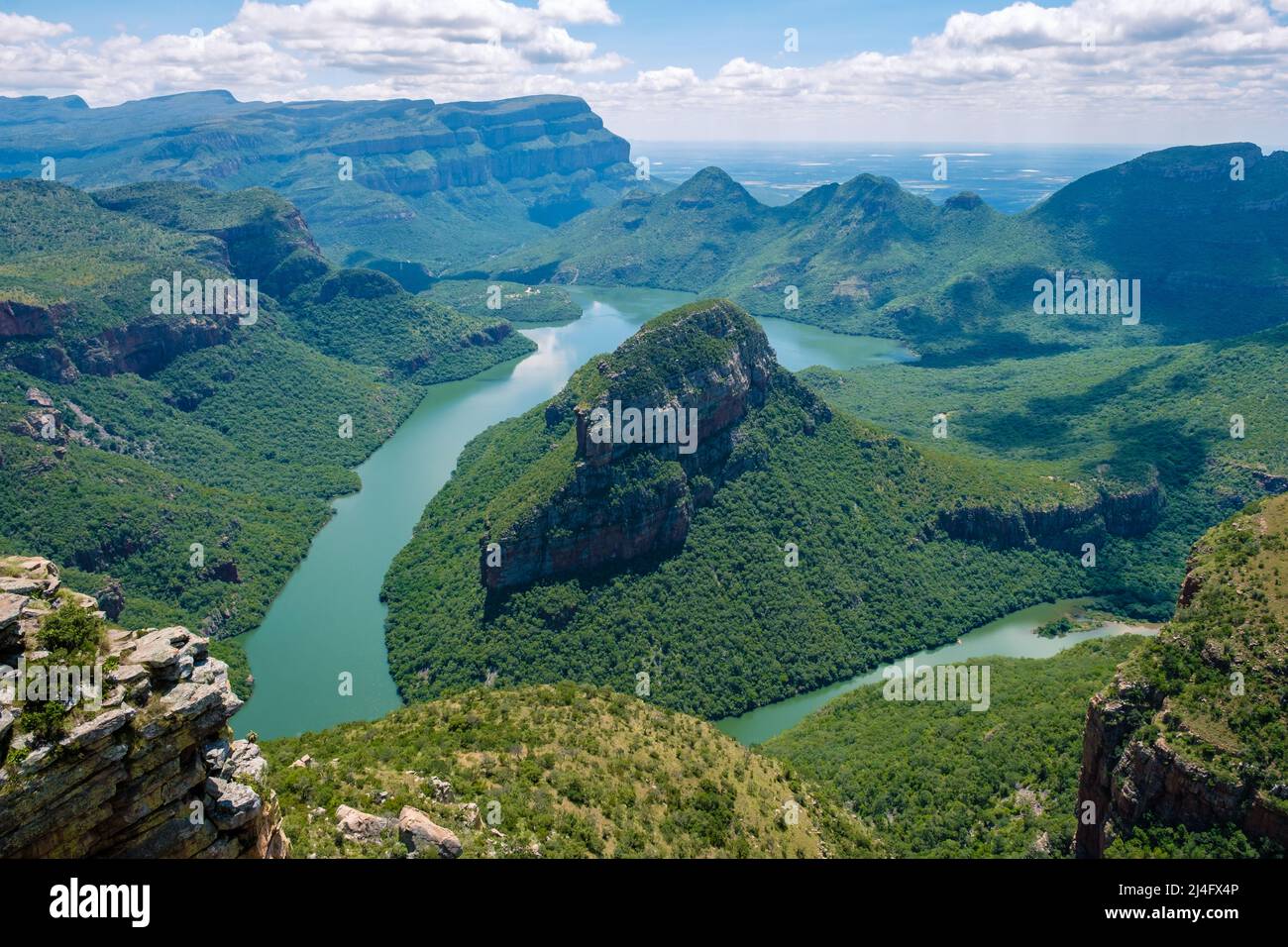 panorama-route-south-africa-blyde-river-canyon-with-the-three