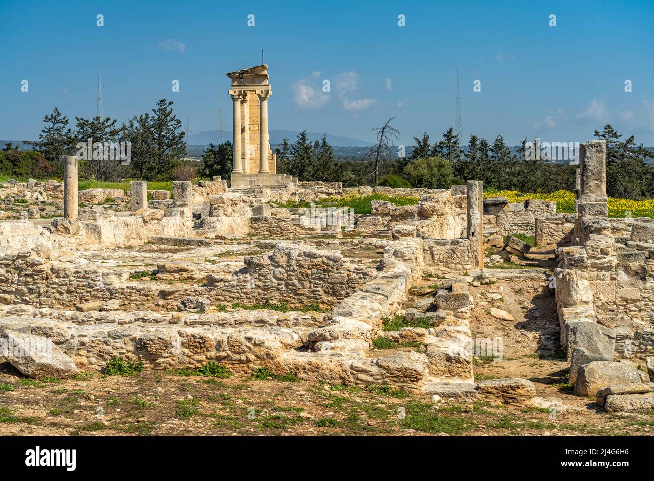 Heiligtum und Tempel des Apollon Hylates in der antiken Stadt Kourion, Episkopi, Zypern, Europa  |  The Sanctuary and Temple of Apollo Hylates at the Stock Photo
