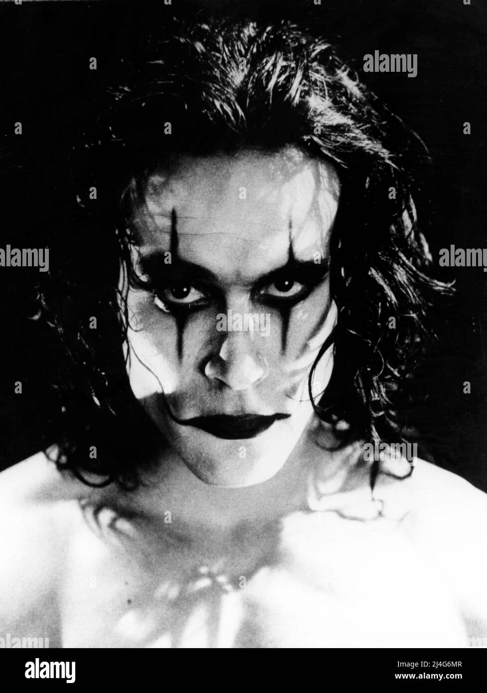 BRANDON LEE in THE CROW (1994), directed by ALEX PROYAS. Credit: MIRAMAX FILMS / Album Stock Photo