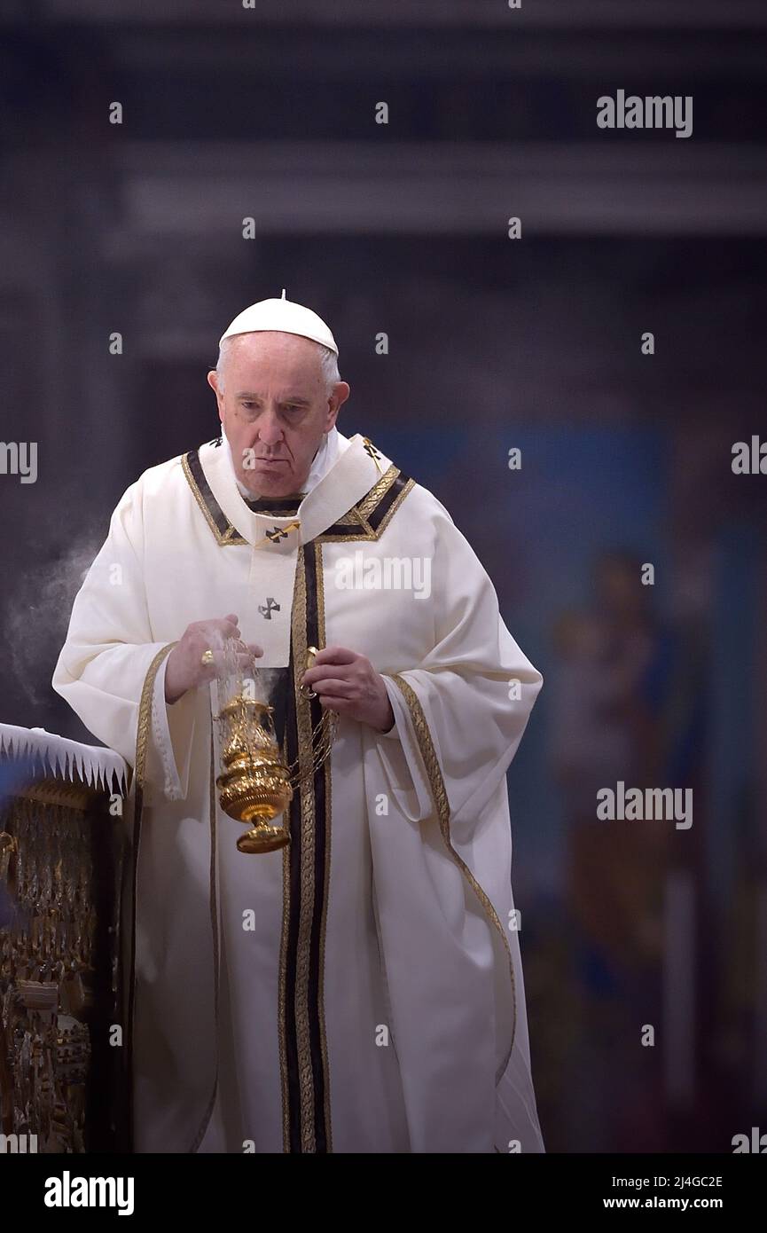 vatican-city-state-vatikanstadt-14th-apr-2022-pope-francis-chrismal
