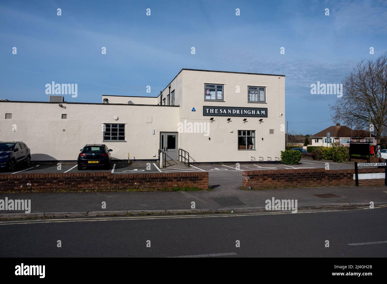 The Sandringham. Quaker's Road, Bristol (Apr 22 Stock Photo Alamy