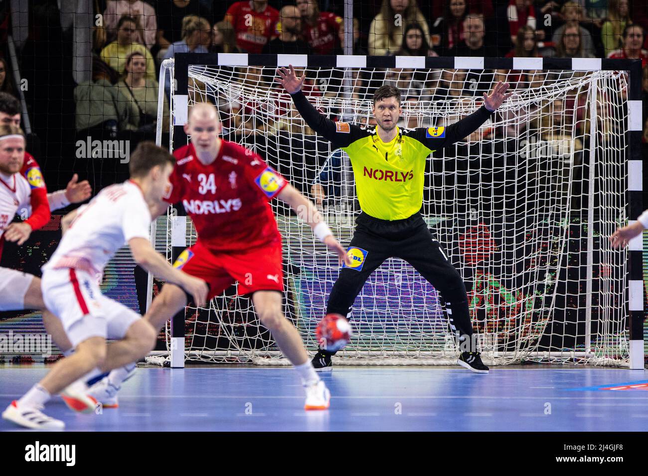 Handballer hi-res stock photography and images - Page 14 - Alamy