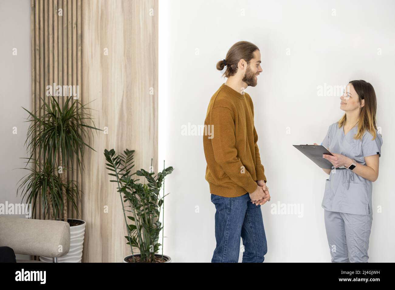Receptionist Notes Male receptionist notes hi-res stock photography and images - Alamy
