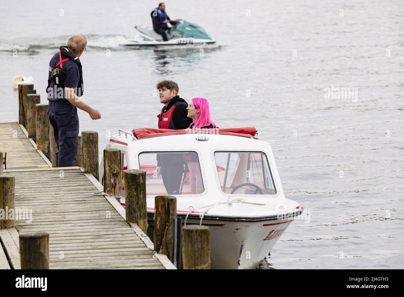 Electric self drive boat hires stock photography and images Alamy