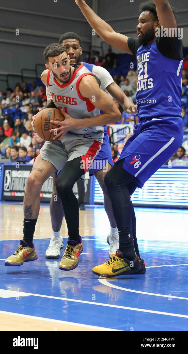 Wilmington, DE, USA. 15th Apr, 2022. Rio Grande Valley Vipers guard  TREVELIN QUEEN (21) drives to the basket during game two of the NBA  G-league Finals between the Delaware Blue Coats and
