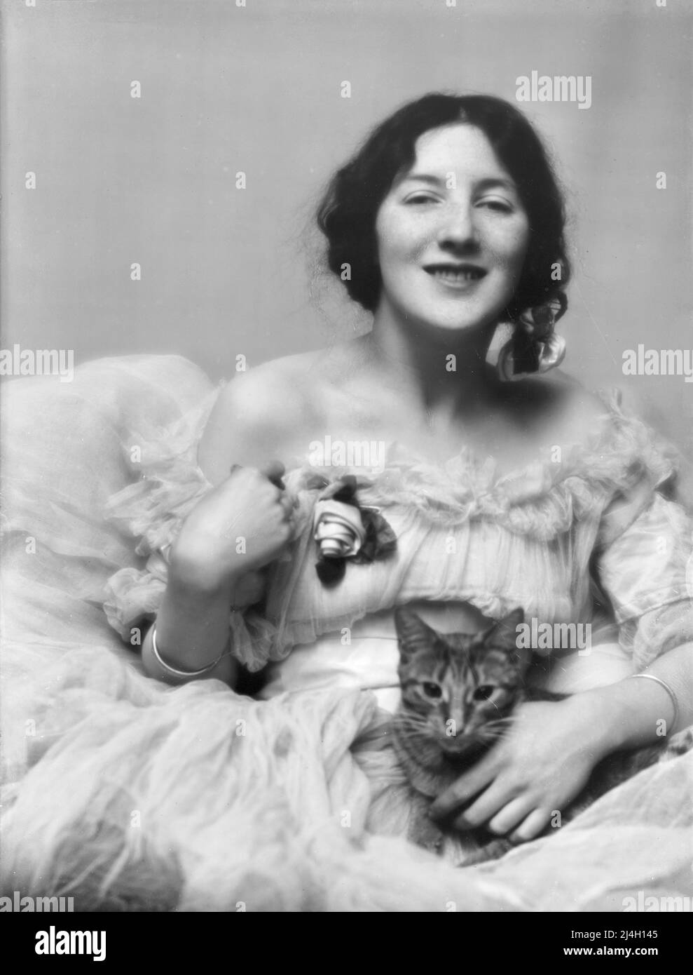 Audrey Marie Munson (1891 – 1996) American artist's model and film actress, today considered 'America's first supermodel.' In her time, she was variously known as 'Miss Manhattan', the 'Panama–Pacific Girl', the 'Exposition Girl' and 'American Venus.' Stock Photo