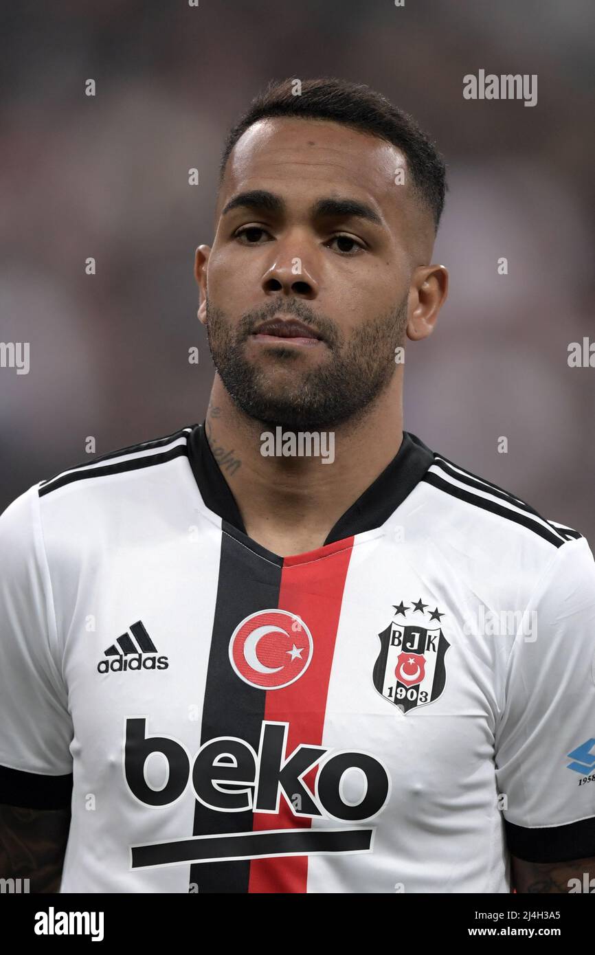 Oficial: Alex Teixeira assina com o Besiktas 