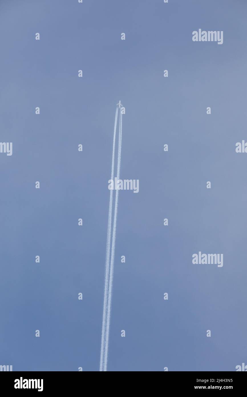 Jet plane contrail against hi-res stock photography and images - Alamy