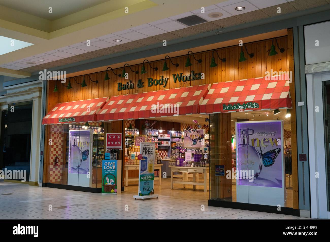 Selinsgrove, Pennsylvania, USA. 14th Apr, 2022. A Bath & Body Works store is seen inside the Susquehanna Valley Mall. (Credit Image: © Paul Weaver/SOPA Images via ZUMA Press Wire) Stock Photo