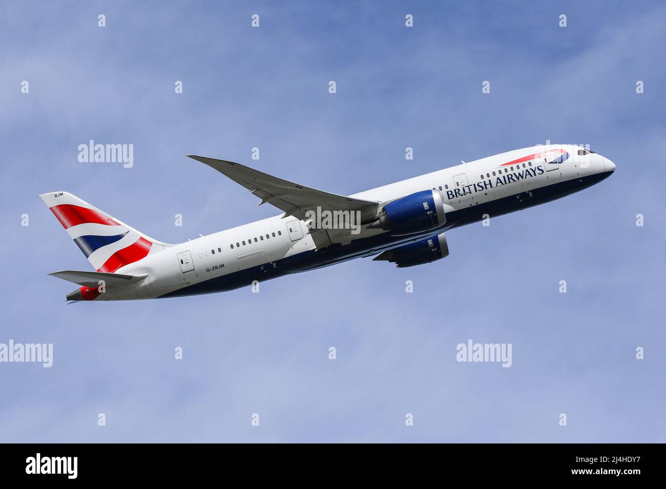 A Boeing 787 operated by British Airways departs from London Heathrow Airport Stock Photo