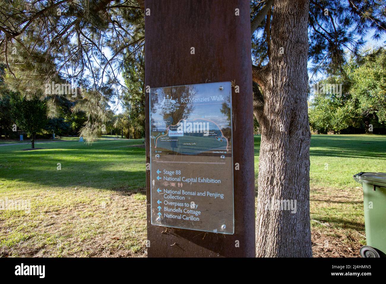 Robert Menzies walk around Lake Burley Griffin with signage for directions,Canberra,ACT,Australia Stock Photo