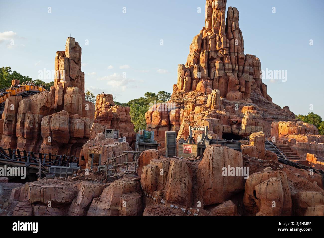 Big Thunder Mountain Railroad at the Magic Kingdom Editorial Photography -  Image of cartoon, destination: 108417382