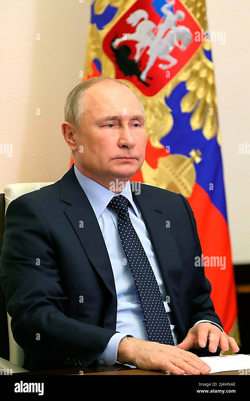 Novo-Ogaryovo, Moscow Oblast, Russia. 15th Apr, 2022. Russian President VLADIMIR PUTIN chairs a video conference call with permanent members of the Russian Security Council, from the official residence at Novo-Ogaryovo outside Moscow, Russia. Credit: Mikhail Klimentyev/Kremlin Pool/ZUMA Wire/Alamy Live News Stock Photo