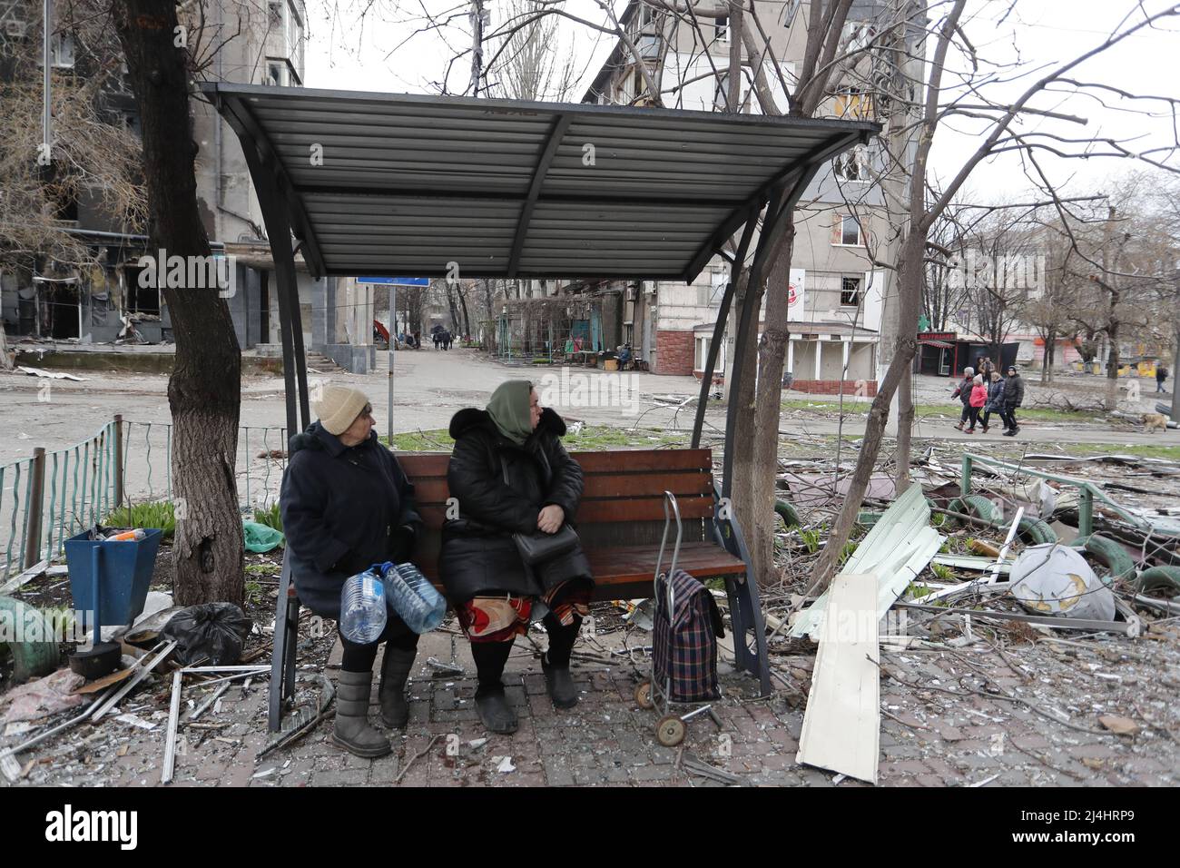 Mariupol. 14th Apr, 2022. People sit outdoors in Mariupol, April 14, 2022. Credit: Victor/Xinhua/Alamy Live News Stock Photo