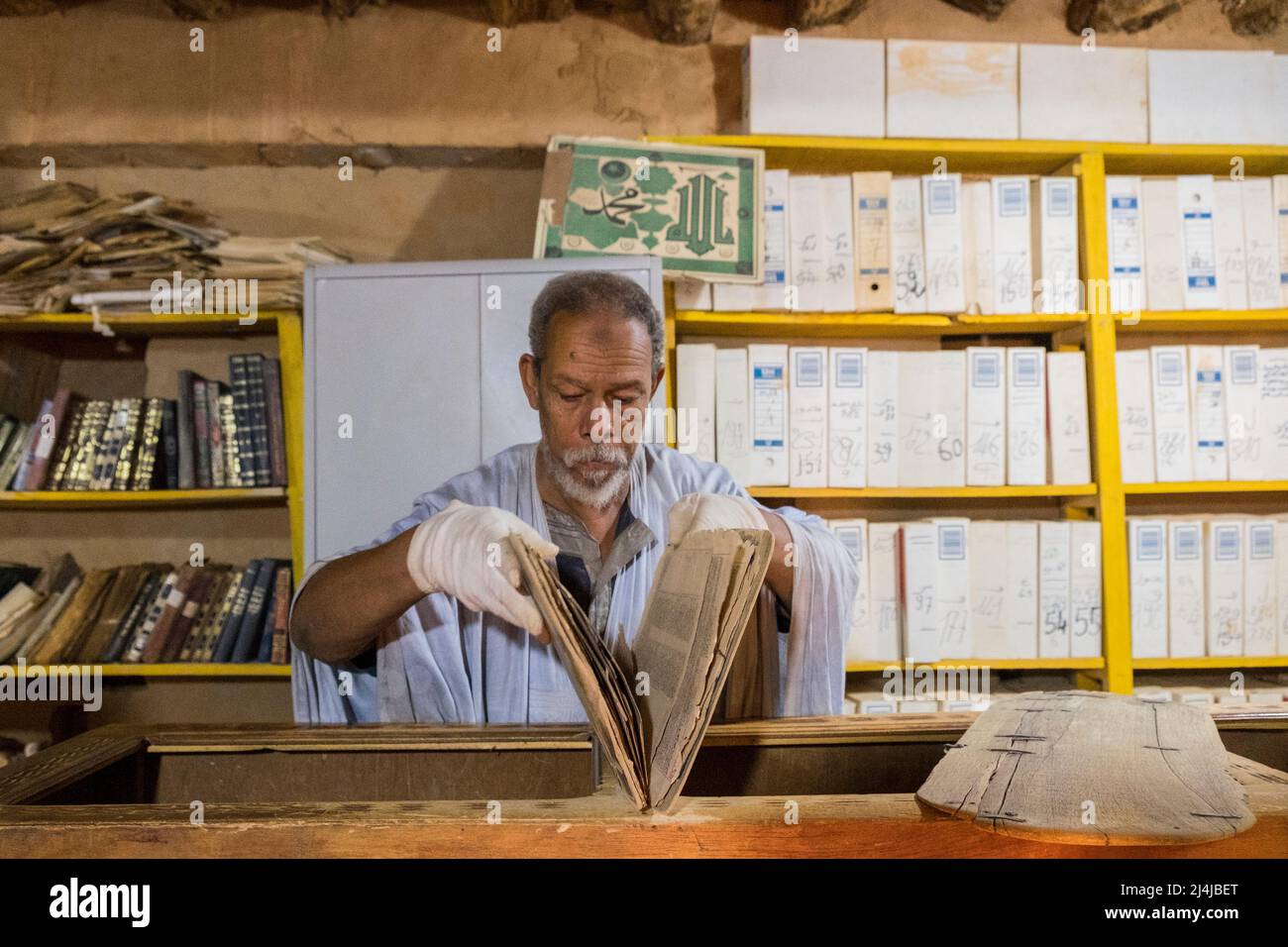Mauritania, Chinguetti, islamic library, Saif Al Islam, curator of the