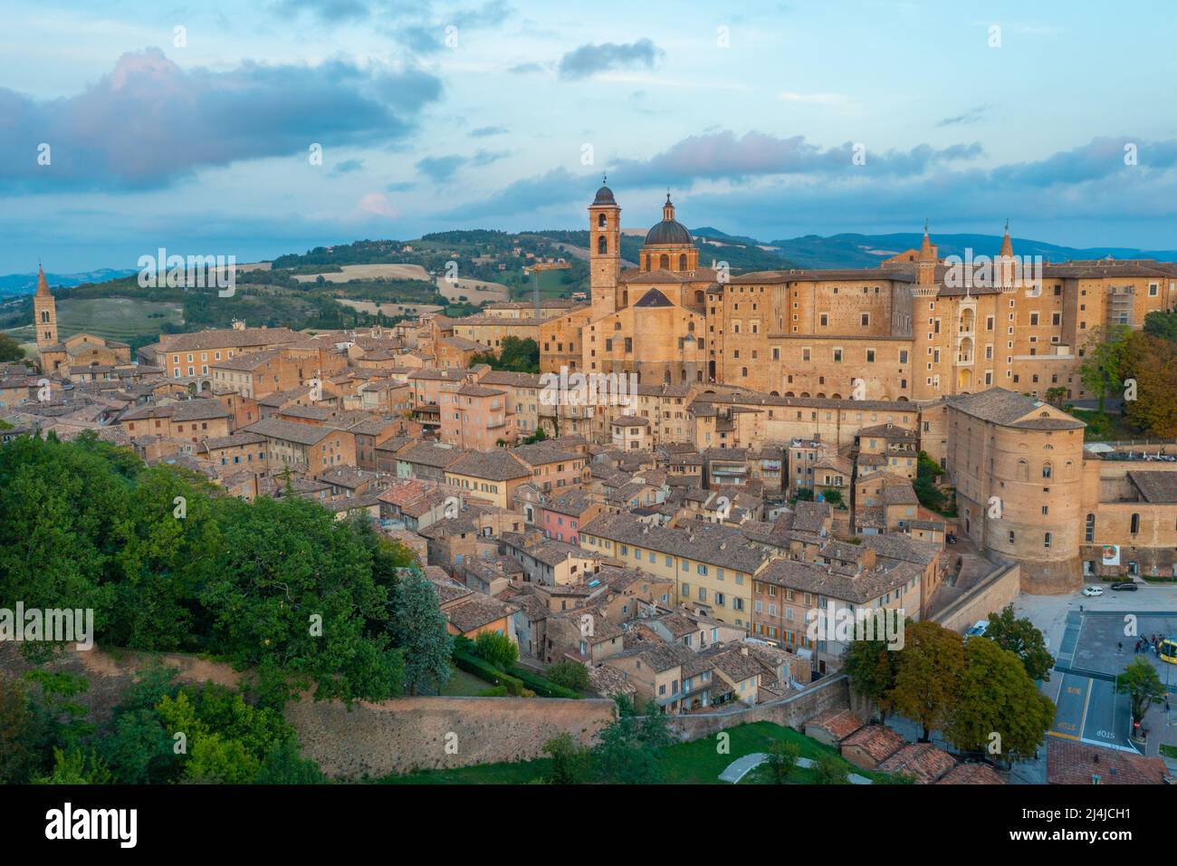 Urbino cityscape ducal palace hi-res stock photography and images - Alamy