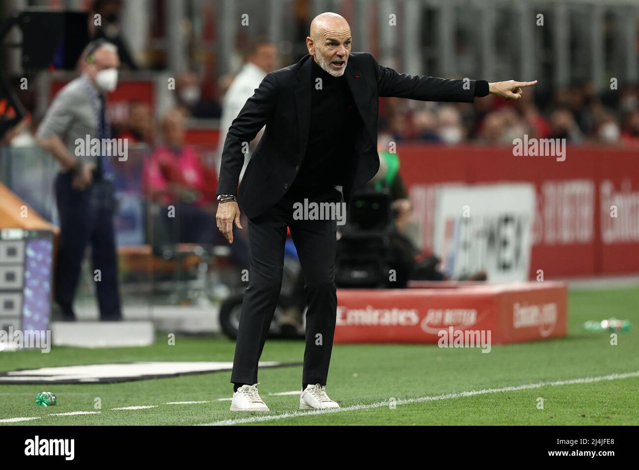 Live Streaming AC Milan vs Fiorentina: Pioli Kembali ke San Siro, Misi Berat La Viola Menghentikan R