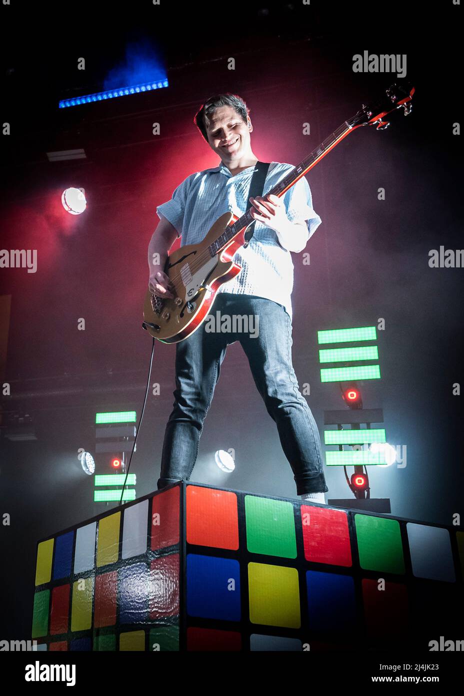 O2 Arena, London, UK, Friday, 15th April 2022 Tord Øverland Knudson from The Wombats performs live on stage during their UK arena tour. Credit: DavidJensen / Empics Entertainment / Alamy Live News Stock Photo