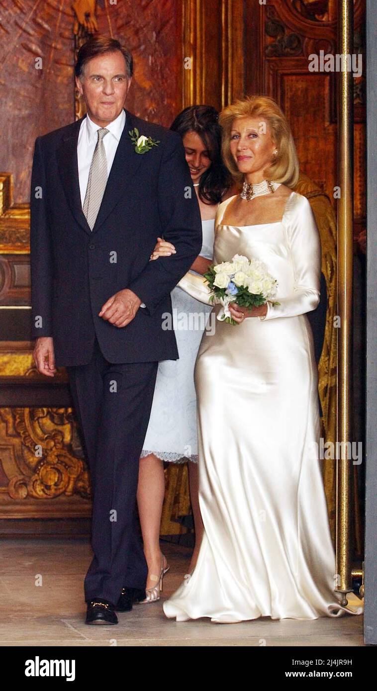 File photo dated 25/06/03 of former cabinet minister Jonathan Aitken leaving St Matthew's Church, Westminster, London, with his new bride Elizabeth Harris, the widow of actor Sir Richard Harris. Welsh socialite Elizabeth Harris, who was married to a former Conservative Cabinet minister Jonathan Aitken, died at the Chelsea and Westminster Hospital at 11.10pm on Good Friday after a long illness. The one-time Rank starlet was previously married to actor Richard Harris, with whom she had three sons Damian, Jared and Jamie, who are all Hollywood-based actors or directors. Issue date: Saturday April Stock Photo