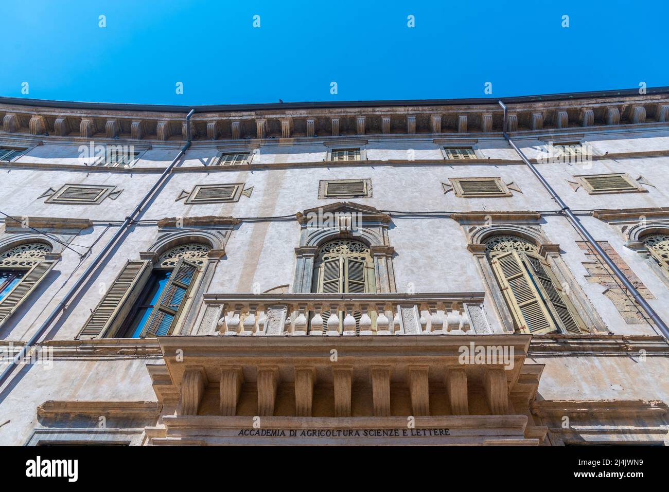 Historical houses in the old town of Verona in Italy Stock Photo - Alamy