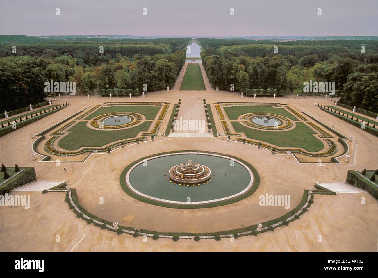 France. Yvelines (78) Palace of Versailles - Aerial picture. Axis of the Sun: on this large stepped perspective follow one another the Bassin de Laton Stock Photo