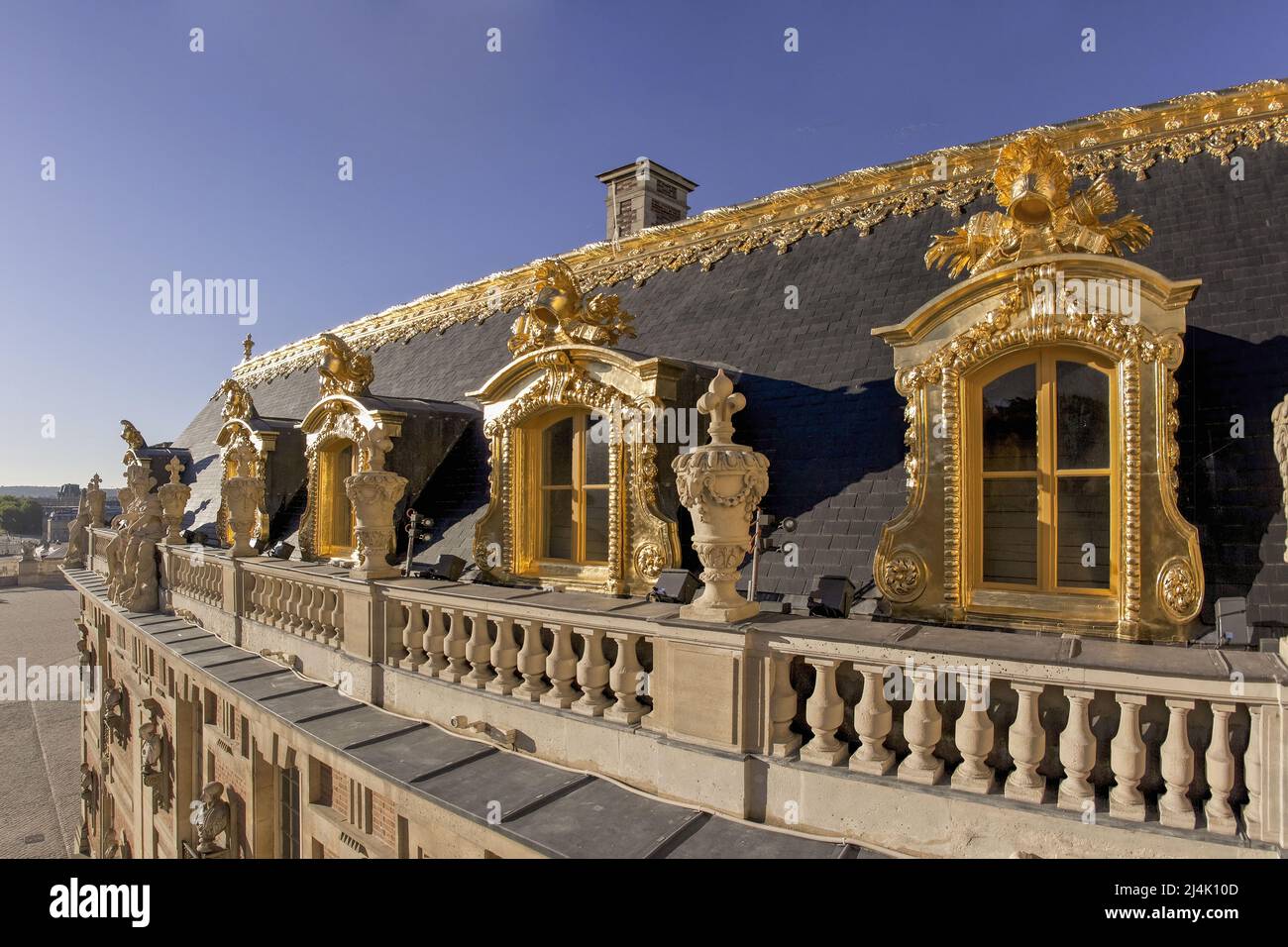 France. Yvelines (78) Chateau de Versailles - Cour de Marbre: Since 2003, the renovation carried out within the framework of the Grand Versailles has Stock Photo
