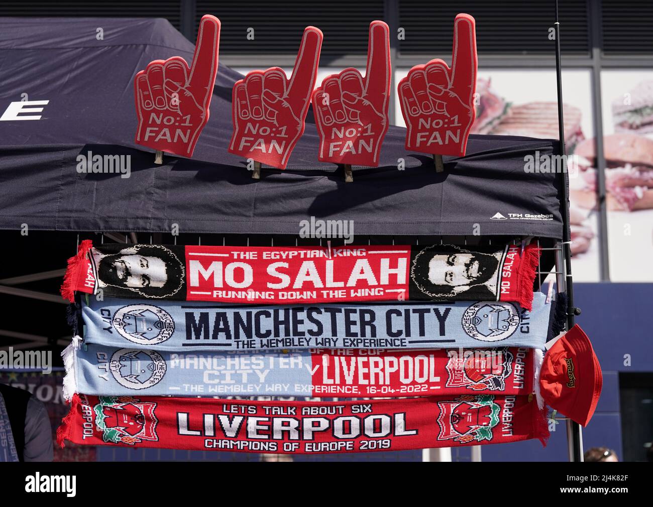応援グッズ Manchester City vs Liverpool Scarf Manchester City and Liverpool half-and-half scarves on sale