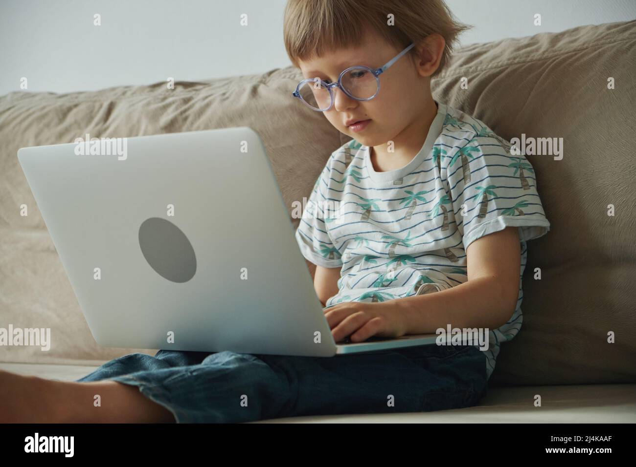 Sofa learning hi-res stock photography and images - Alamy