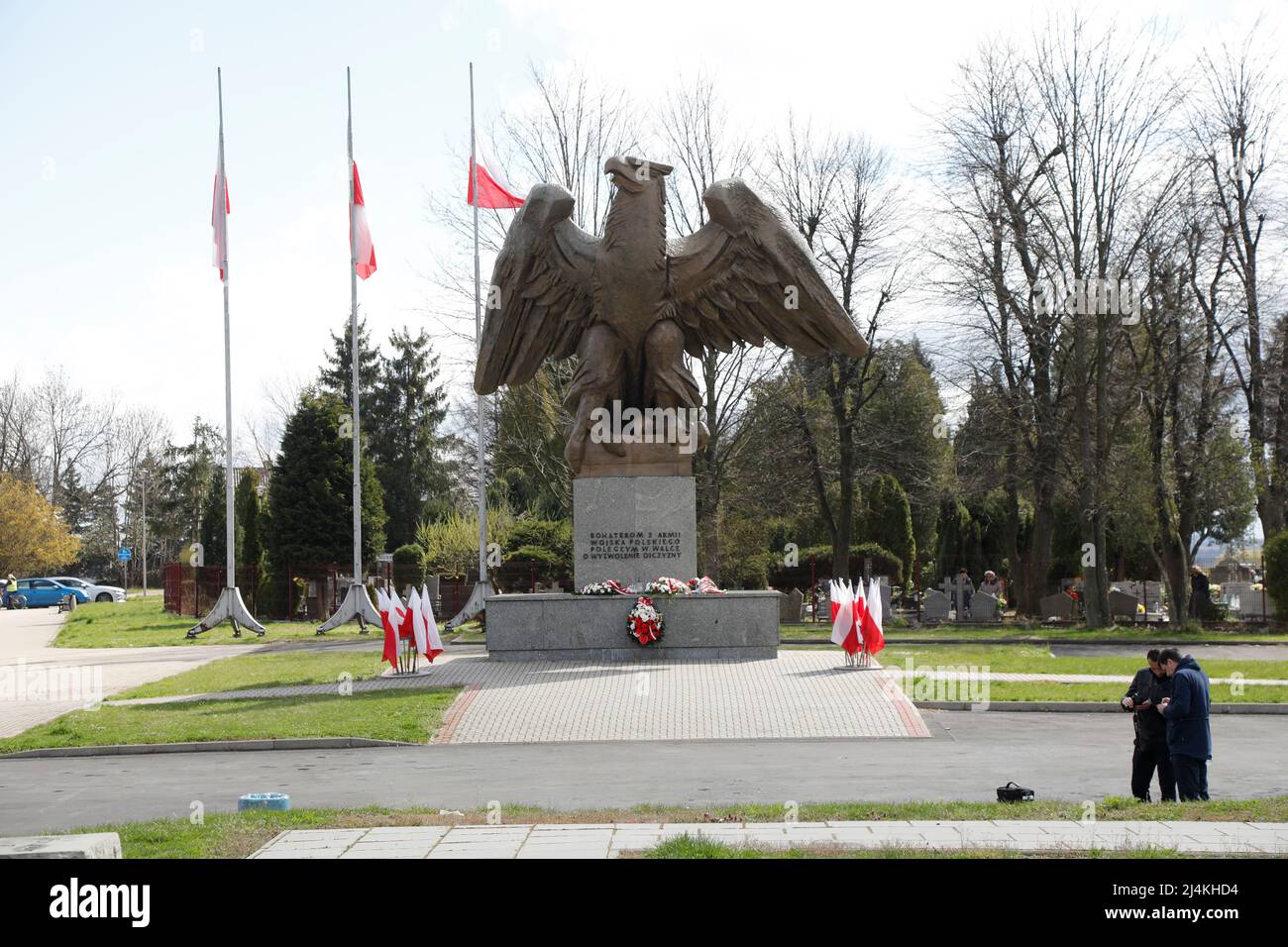 Kranzniederlegung zum 77. Jahrestag der Überwindung der Lausitzer Neiße am Adlerdenkmal auf dem Soldatenfriedhof der 2. polnischen Armee in Zgorzelec, Stock Photo
