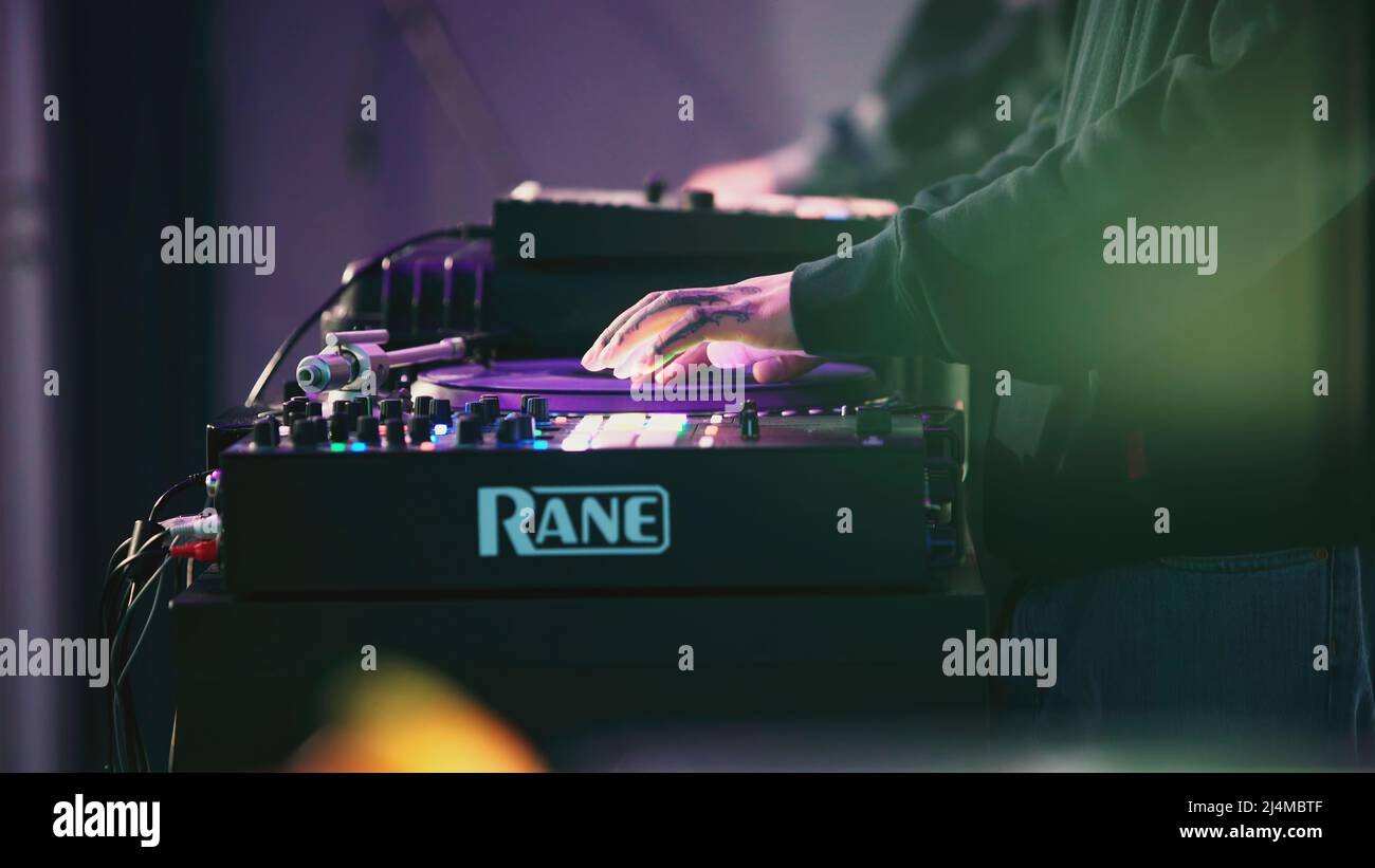 Abu dhabi night club hires stock photography and images Alamy