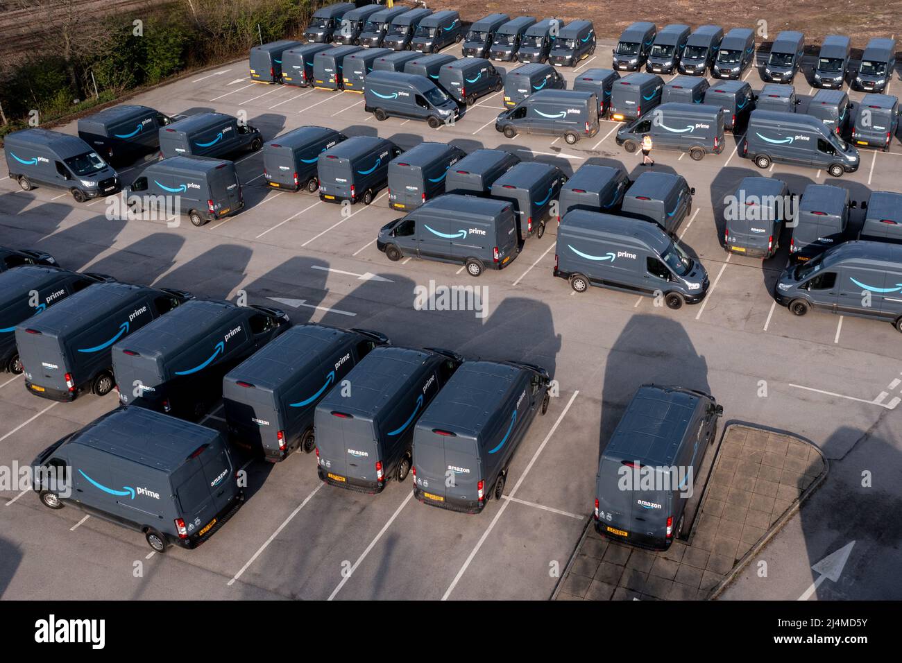 Fleet of vans hi-res stock photography and images - Page 2 - Alamy