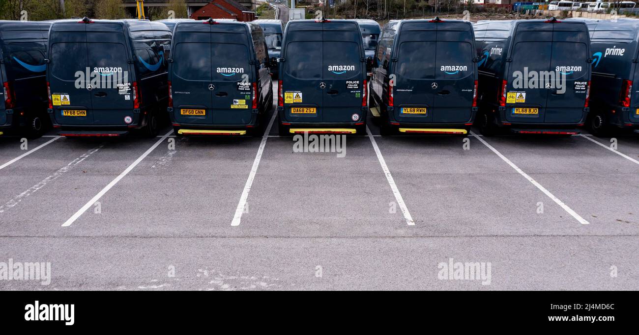 Delivery van amazon hi-res stock photography and images - Alamy
