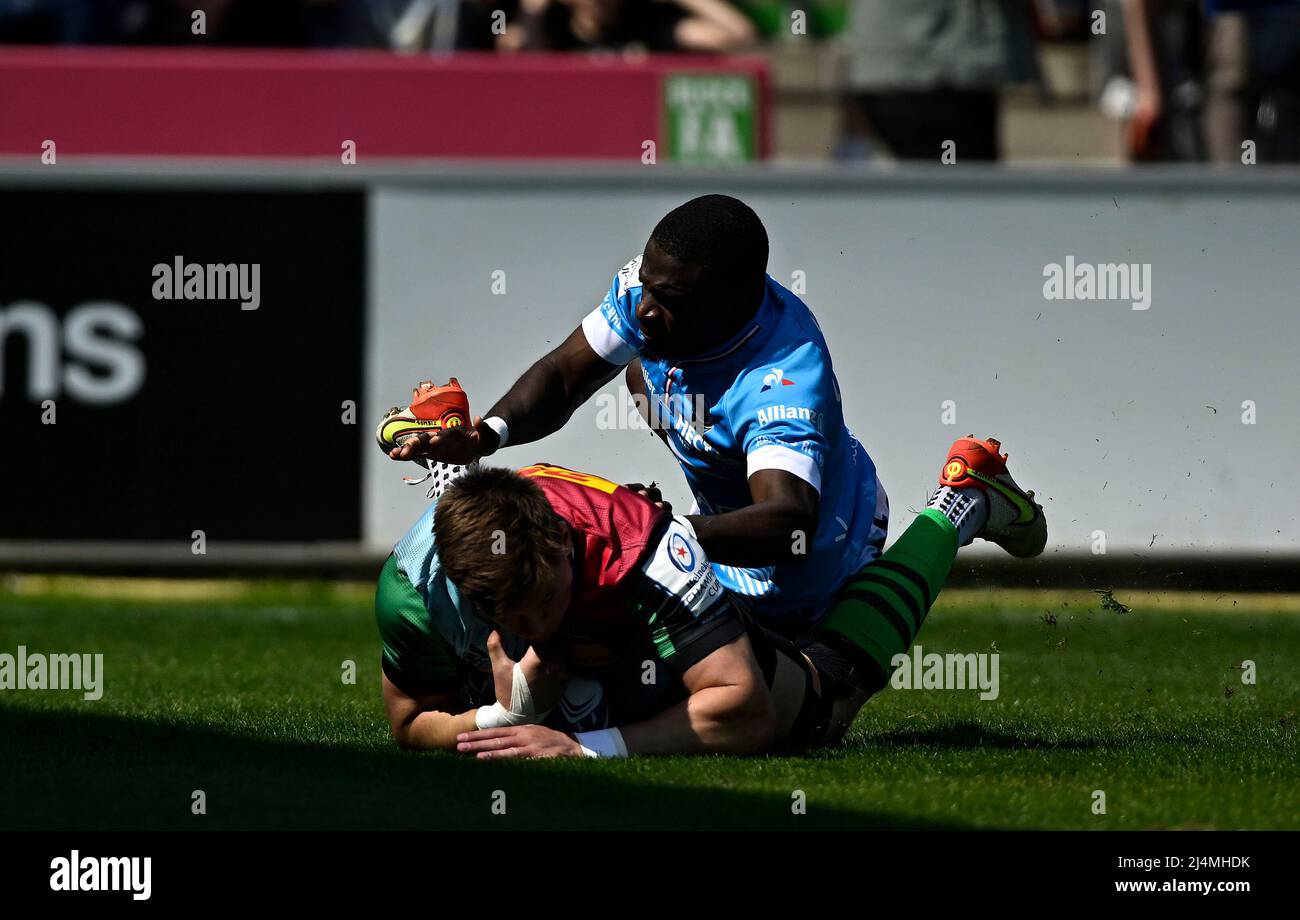 Twickenham, United Kingdom. 16th Apr, 2022. Heineken Champions Cup round of 16 Rugby. Harlequins V Montpelier. Twickenham Stoop. Twickenham. Huw Jones (Harlequins) dives in to score the first Harlequins try during the Harlequins V Montpelier Heineken Champions Cup round of 16, 2nd leg, rugby match. Credit: Sport In Pictures/Alamy Live News Stock Photo