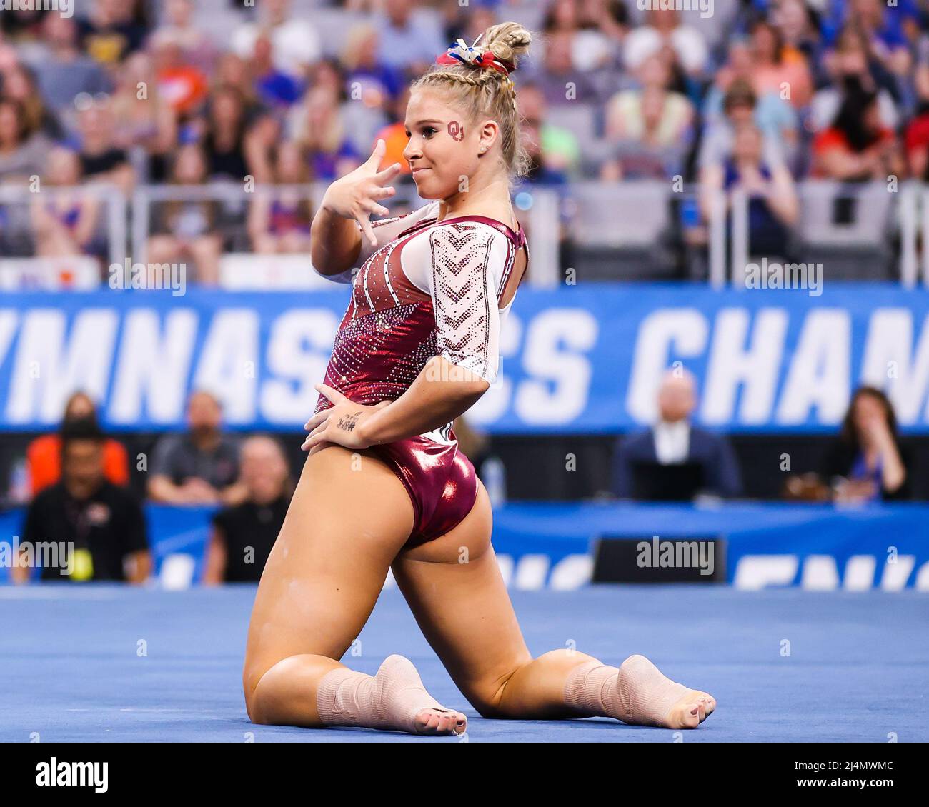 Fort Worth, TX, USA. 16th Apr, 2022. Oklahoma's Ragan Smith performs