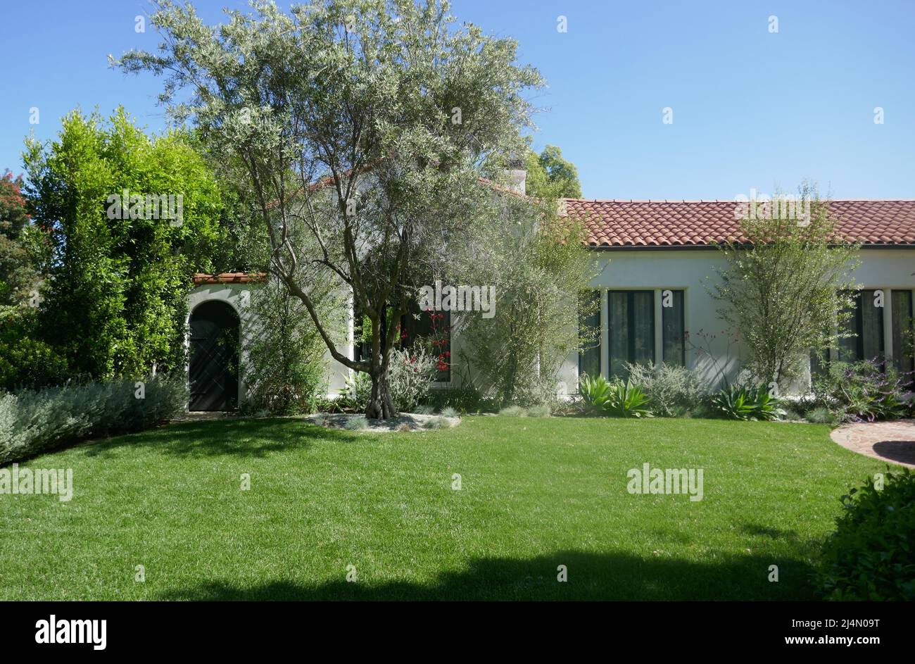 Beverly Hills, California, USA 14th April 2022 A general view of atmosphere of Actor Frank Morgan, Actress Susan Hayward and Actor Jess Barker's Former Home/house at 1720 Chevy Chase Drive on April 14, 2022 in Beverly Hills, California, USA. Photo by Barry King/Alamy Stock Photo Stock Photo