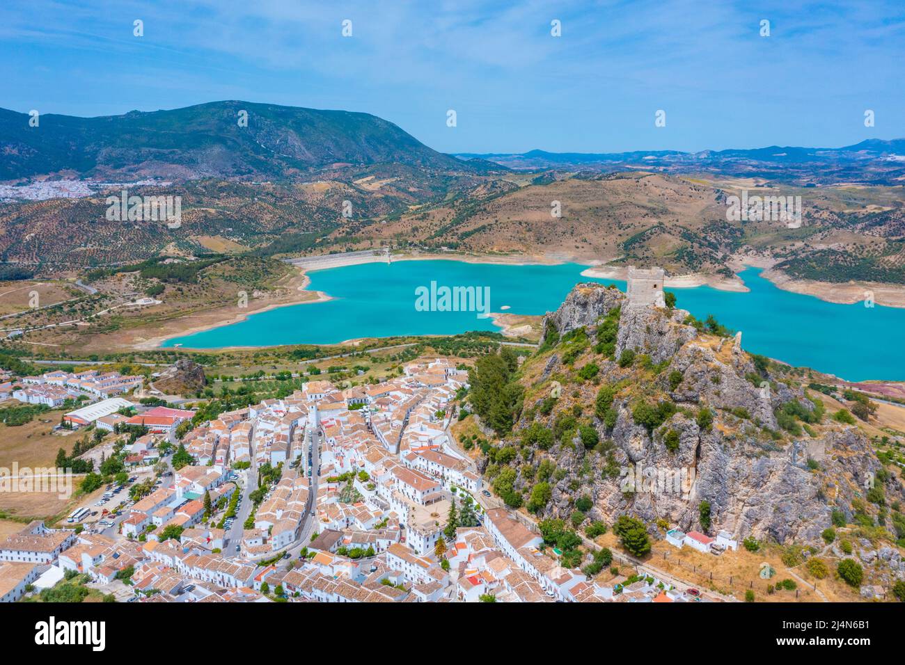 Panorama view of Spanish town Zahara de la Sierra Stock Photo - Alamy
