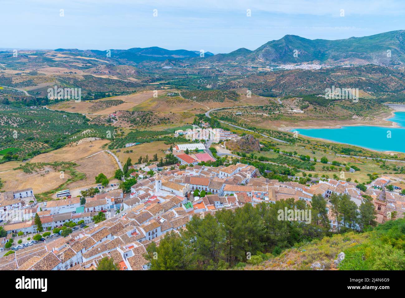 Panorama view of Spanish town Zahara de la Sierra Stock Photo - Alamy